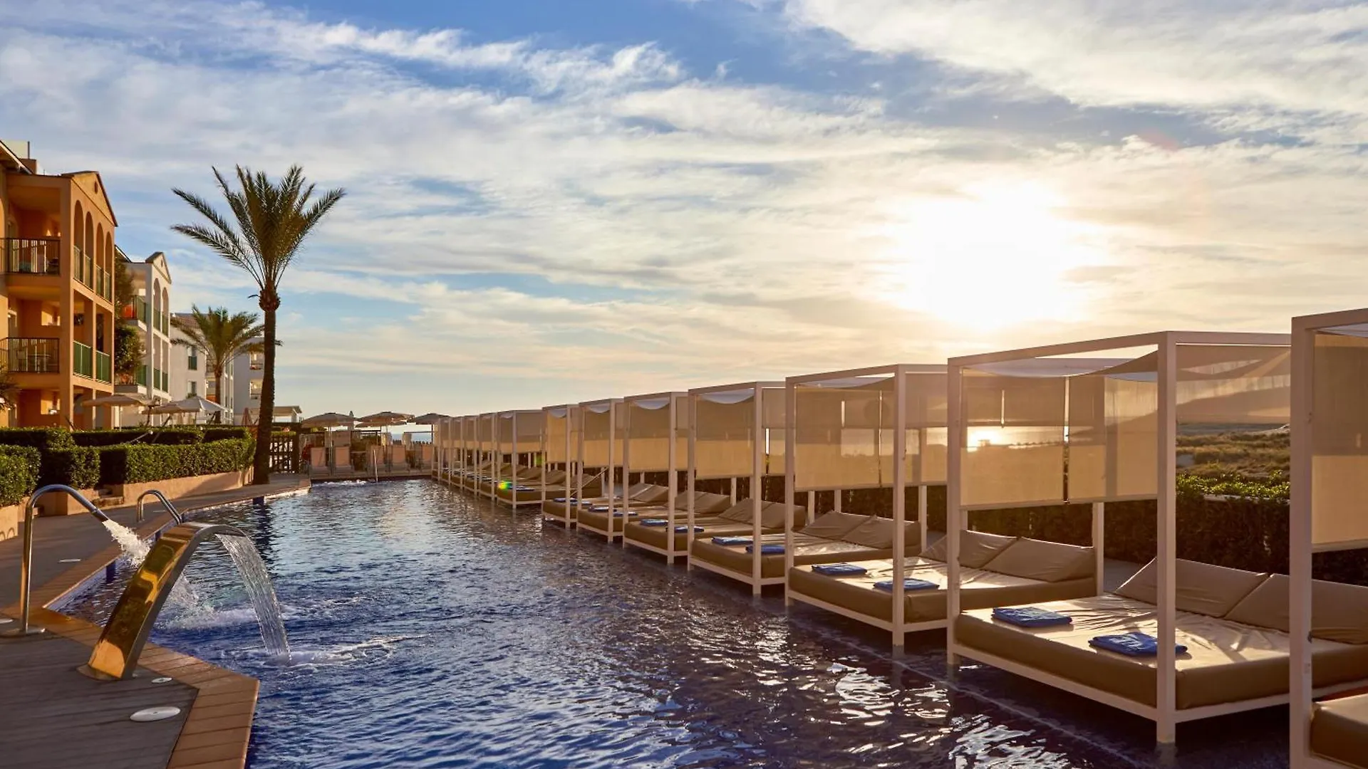 Zafiro Cala Mesquida Aparthotel Spain